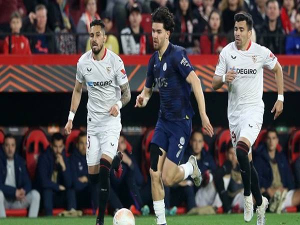 Soi kèo bóng đá giữa Fenerbahce vs Sevilla, 0h45 ngày 17/3