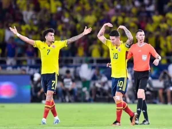 Brazil nhận đòn đau trước Colombia