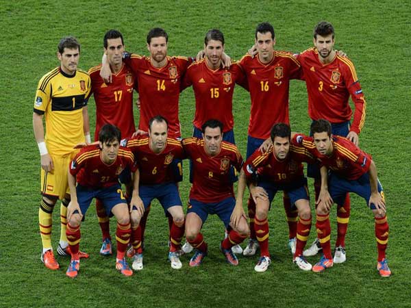 Hàng tiền vệ trong đội hình Tây Ban Nha vô địch Euro 2012