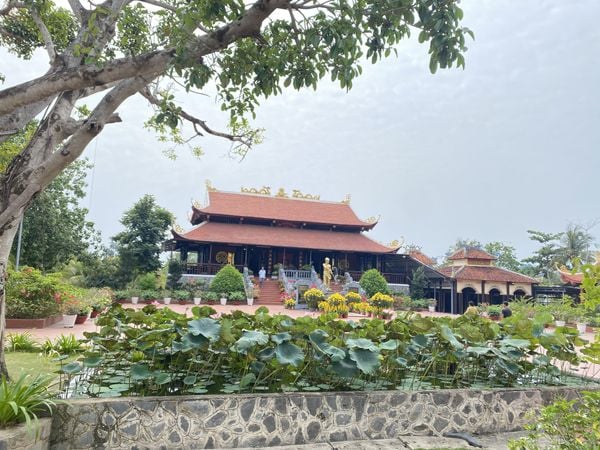 Giải mã ý nghĩa của giấc mơ thấy đi lễ đền báo điềm gì?