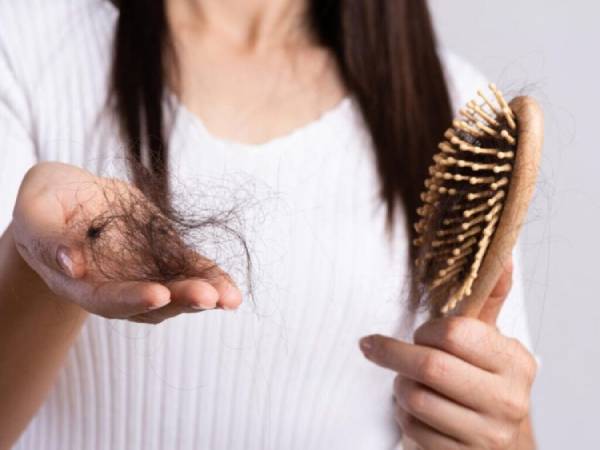 Mơ thấy rụng tóc là điềm báo gì? Mất của hay được lộc?