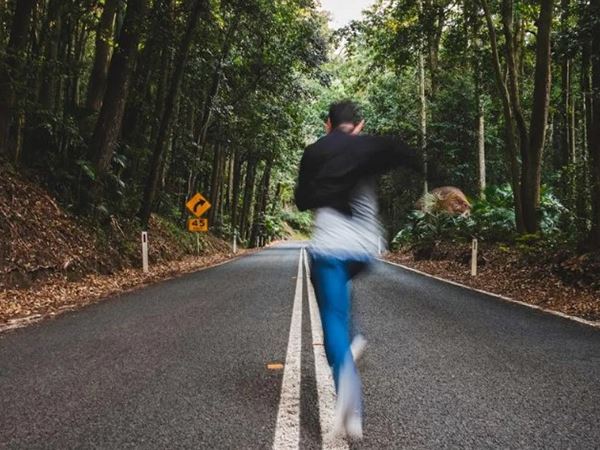 Nằm mơ thấy bị rượt đuổi, đuổi giết là điềm gì, hung hay cát?