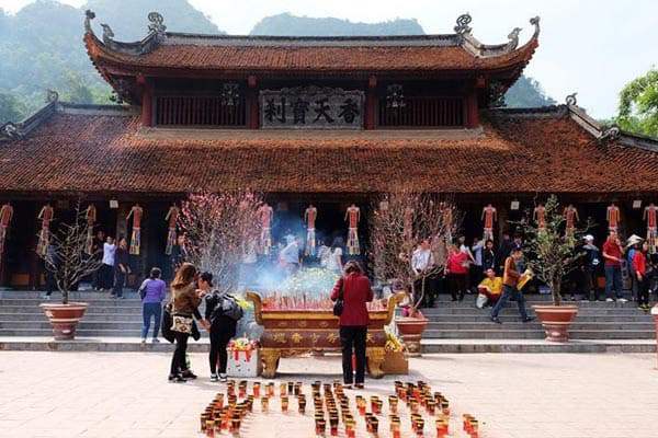 Nằm mơ thấy đi chùa là điềm gì? Có phải dấu hiệu may mắn?