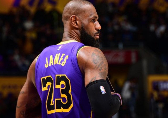 Dončić đến, vai trò dẫn dắt James bị thu hẹp