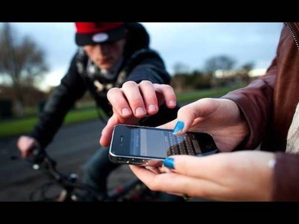 Chiêm bao thấy bị cướp rượt đuổi